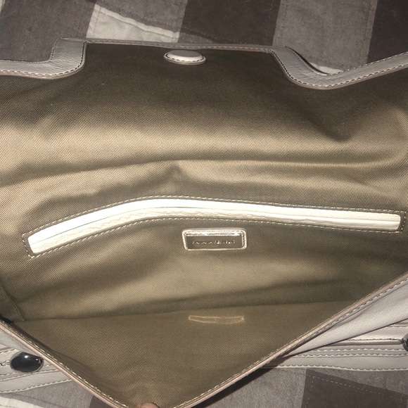 Gorgeous Leather Clutch, New condition!! - Picture 5 of 7
